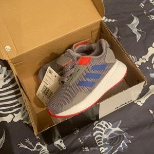Adidas toddler shoes size 5 NWT